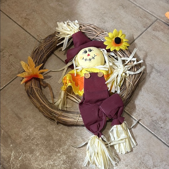 Autumn Scarecrow Wreath with Sunflower Accents - Picture 1 of 6